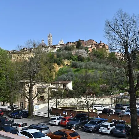 Casa Con Vista Sul Duomo, 400 M Da Piazza Del Campo 度假居 锡耶纳
