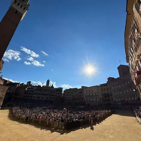 Casa Con Vista Sul Duomo, 400 M Da Piazza Del Campo Сasa de vacaciones *